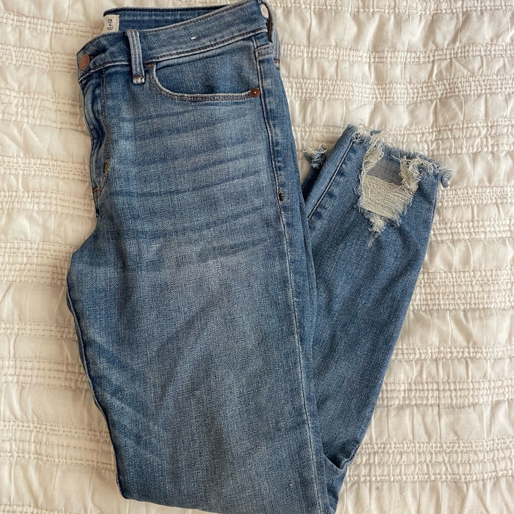 Gently Worn Abercrombie Super Skinny Mid Rise Raw Hem Ankle Jeans